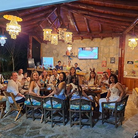 Marybutch Hotel Manglaralto Luaran gambar